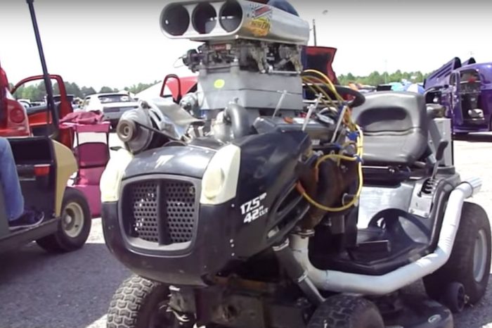 Lawnmower With V8 Engine Is a Rumbling Beauty