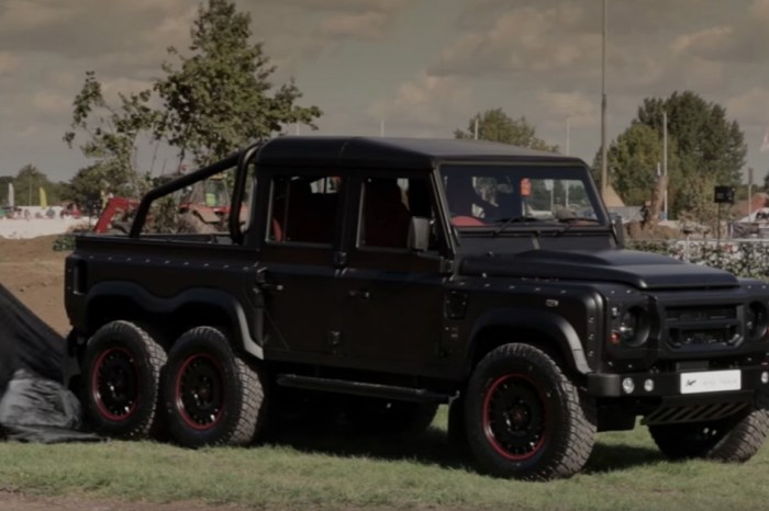 Land Rover 6×6 pickup truck proves they can make any vehicle type even more impressive