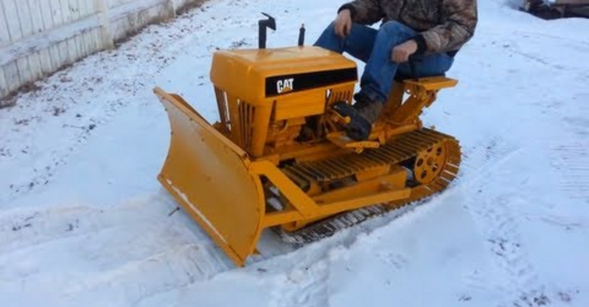 Mini Dozer from Caterpillar Is the Best Way to Snow Plow ...