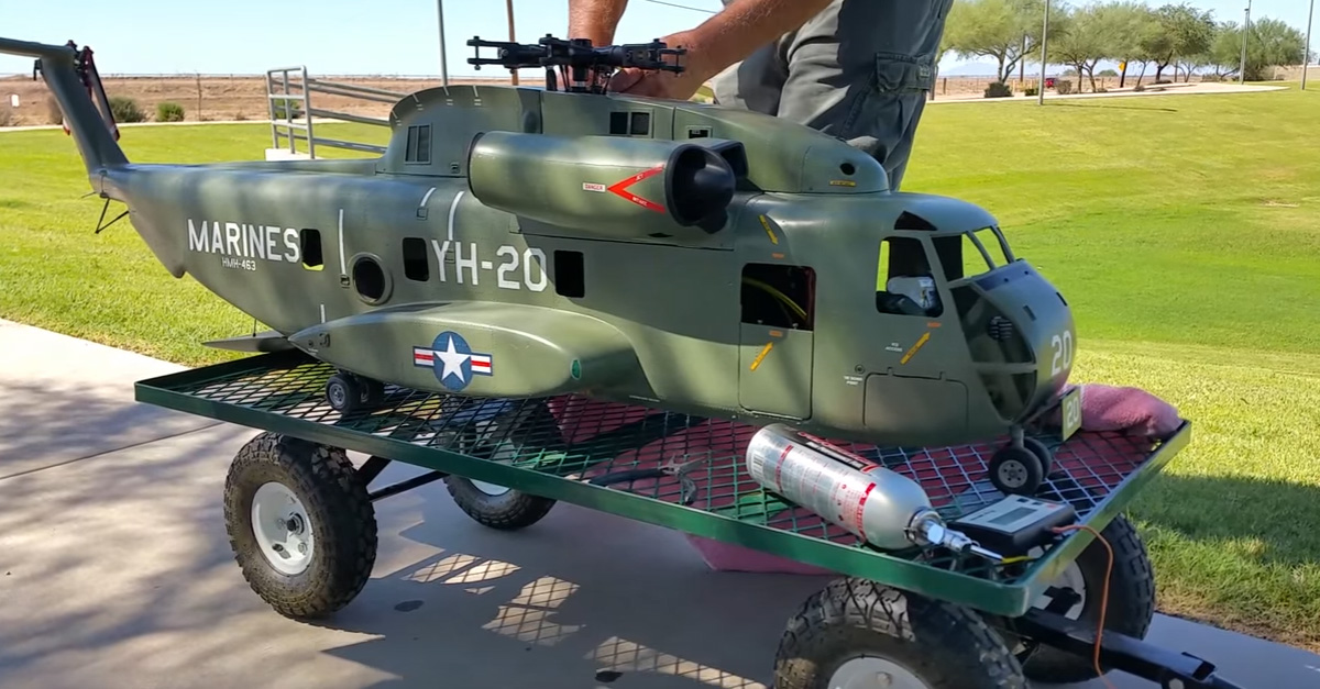 This Ridiculous RC Helicopter Has a 47-Pound Turbine Running at 93,000 ...