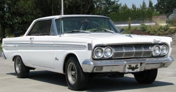 90-Year-Old Woman Still Drives Her 1964 Comet Caliente Every Day