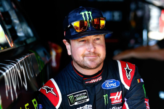 Free agent Kurt Busch hints at his preferred ride in 2018