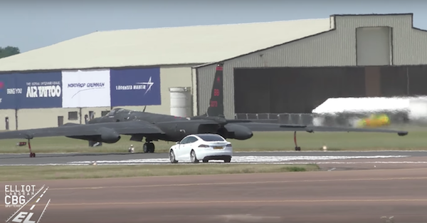 The Brits found the perfect car to help a U-2 spy plane take off