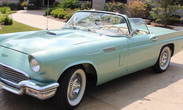 The “amazing” new features of cars in the 1950s and 1960s are something to behold