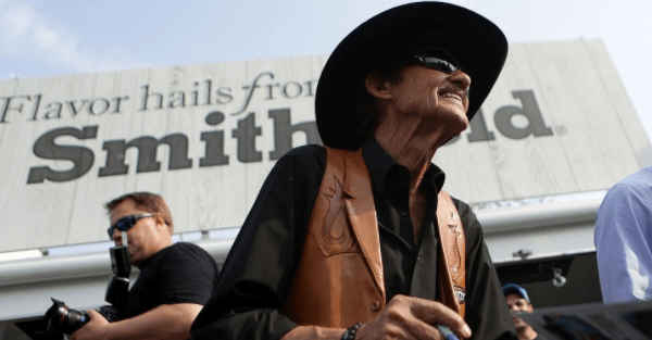 Smithfield Food rips into Richard Petty, calls him a liar and worse