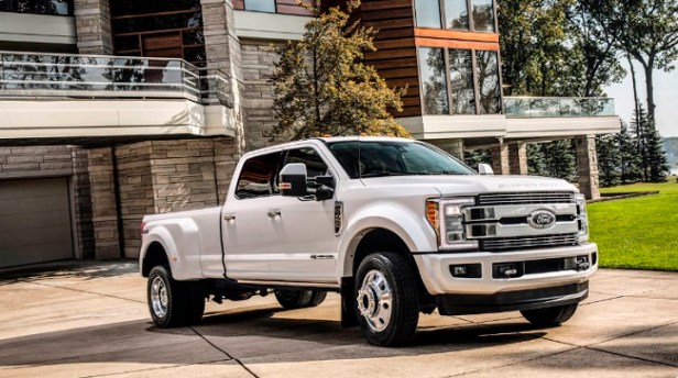 The 2018 Ford F-450 Limited Has a Huge Price Tag and Is Heaven on Wheels