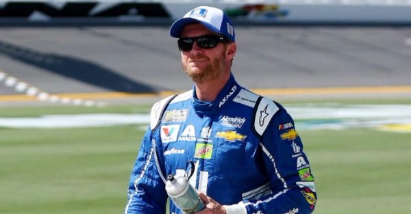 Dale Earnhardt Jr. receives yet another honor before racing at Texas