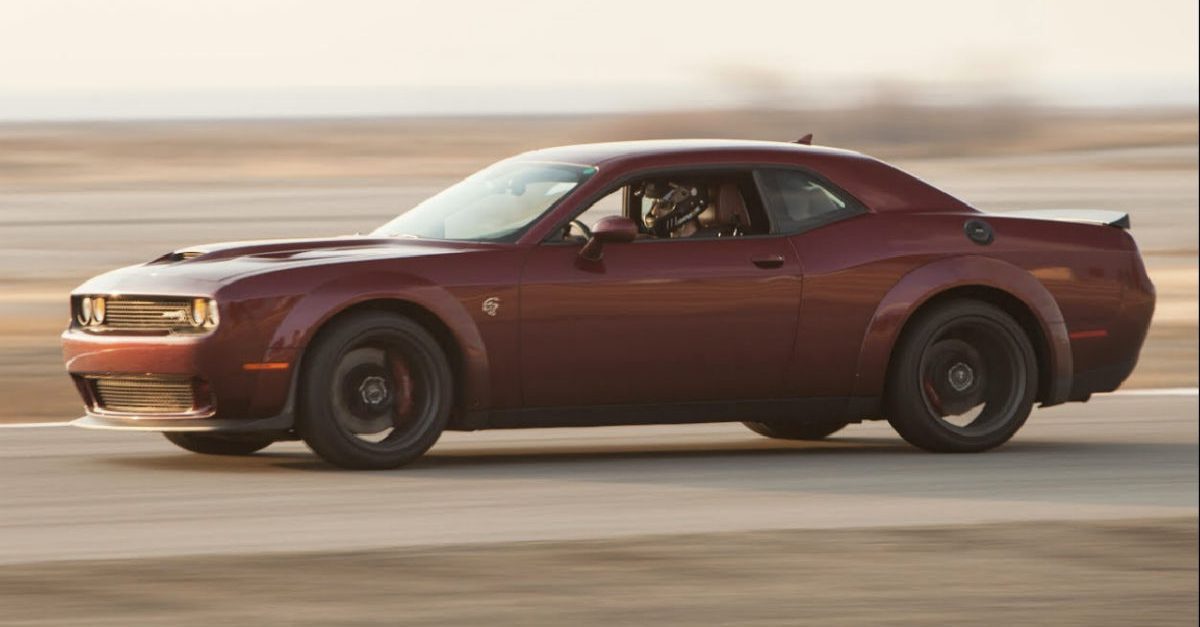 Is the Dodge Challenger Hellcat Widebody Any Good on Its Home Turf ...