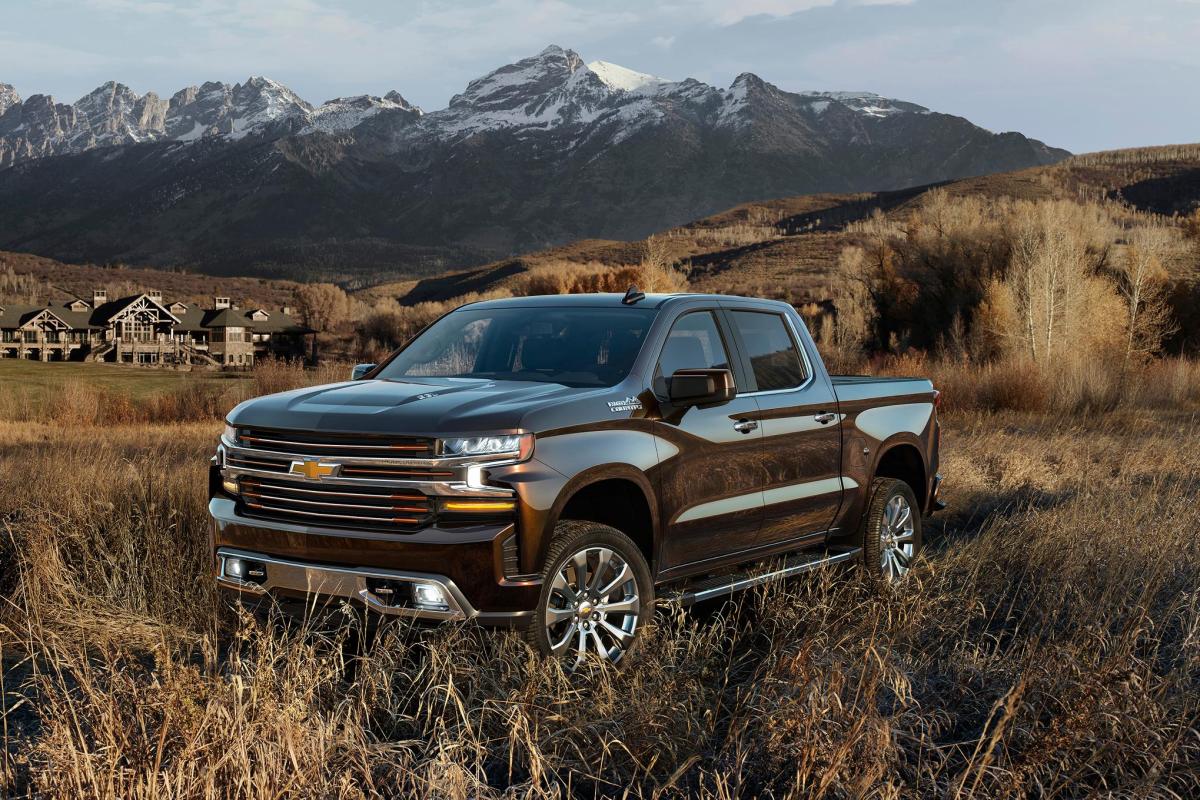 GM officially unveils the new Silverado, and it’s a beast