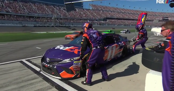 Daytona leader gets a costly penalty after a big pit mistake