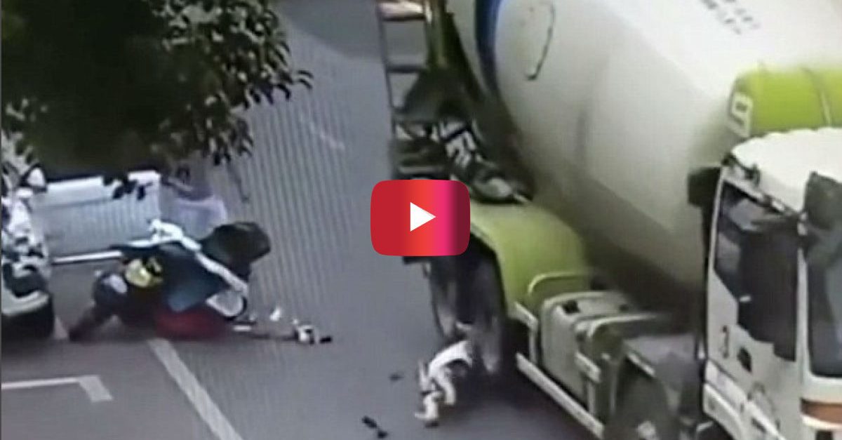 Terrifying Footage Shows Woman S Head Get Run Over By A Concrete Mixer Truck Alt Driver