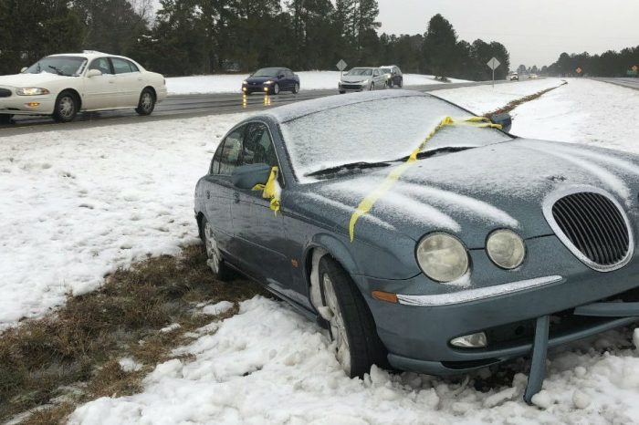Snowstorms Sweep Through the South, Causing Rough Conditions for Commuters