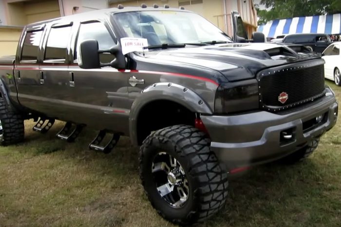 This Custom F-350 Is an Awesome Tribute to Harley-Davidson