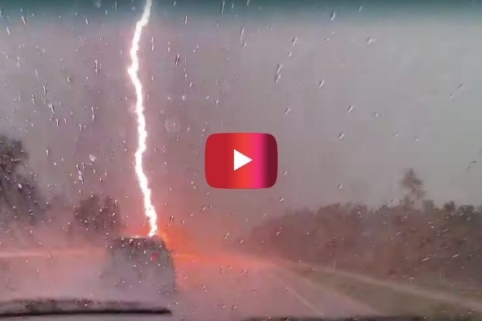 Explosive Lightning Storm in Florida Makes for Quite the Show
