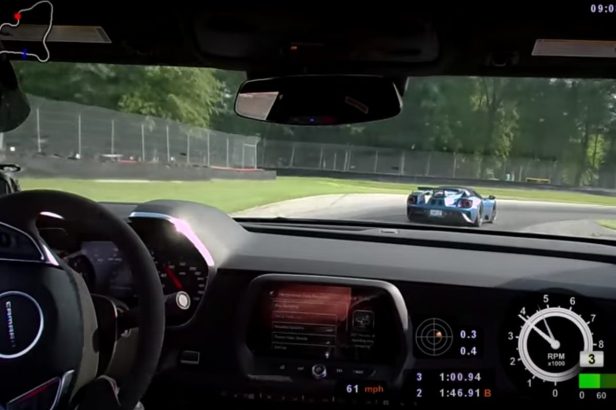 Ford GT Can’t Shake a Determined Camaro off Its Tail