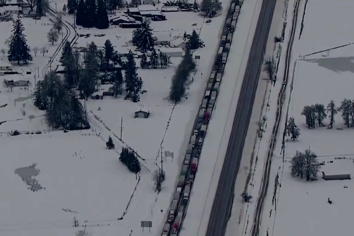 Severe Winter Weather in Oregon Caused This Nightmare of a Traffic Jam