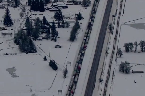 Severe Winter Weather in Oregon Caused This Nightmare of a Traffic Jam That Went for 115 Miles