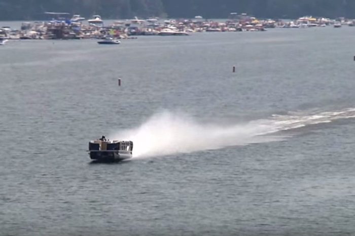 World’s Fastest Pontoon Boat Hits 114 MPH on the Open Water