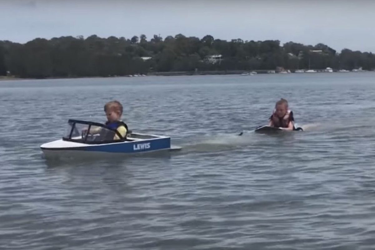 Super Awesome Homemade Mini Ski Boat (Video) 