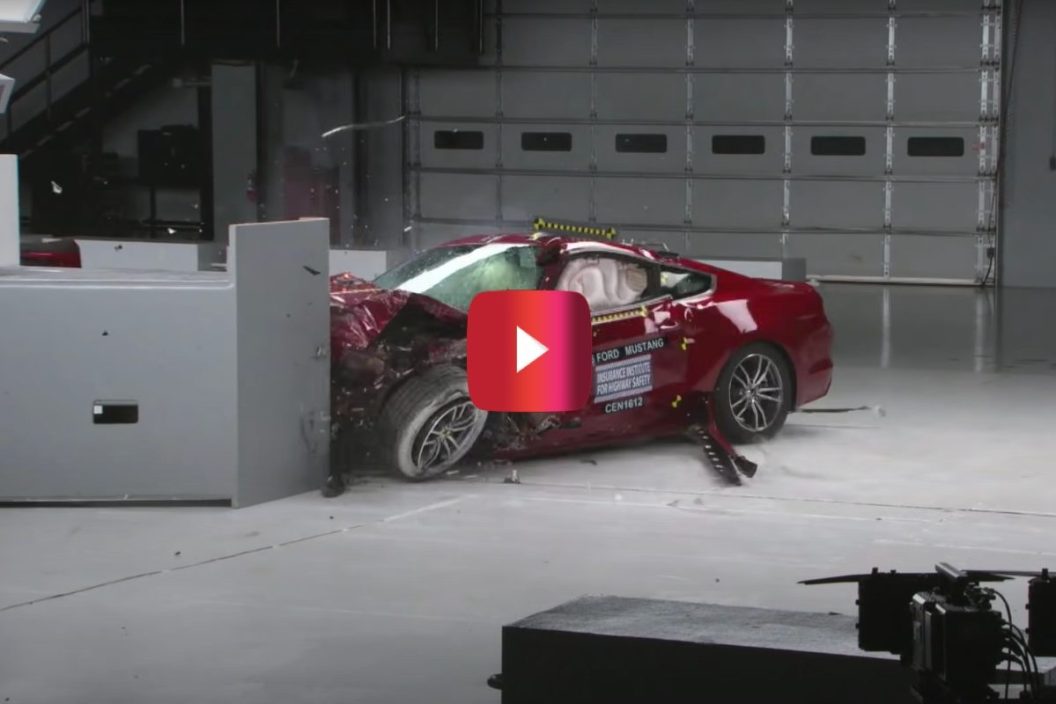 2016 ford mustang crash test