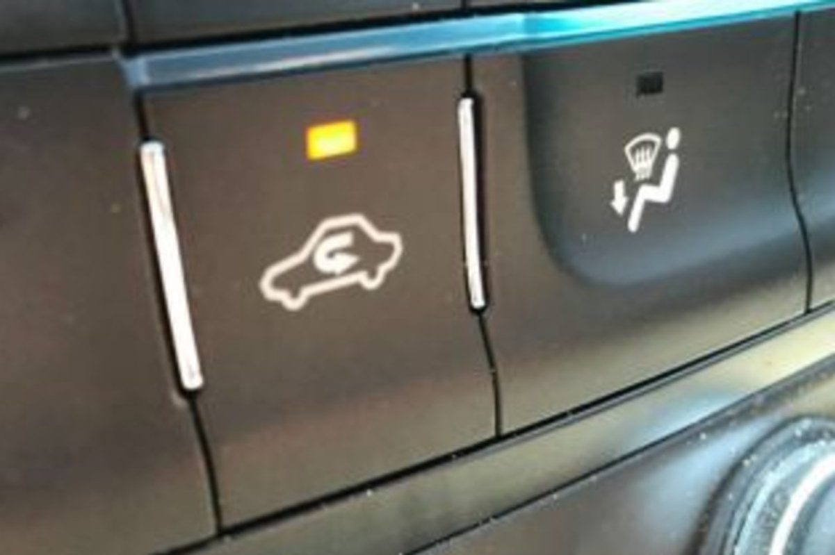smell second Sex discrimination Why Your Car's Air Recirculation Button Is Important During Those Hot  Summer Days - alt_driver
