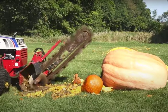 Tractor With All the Bells and Whistles Demolishes a 975-Pound Pumpkin