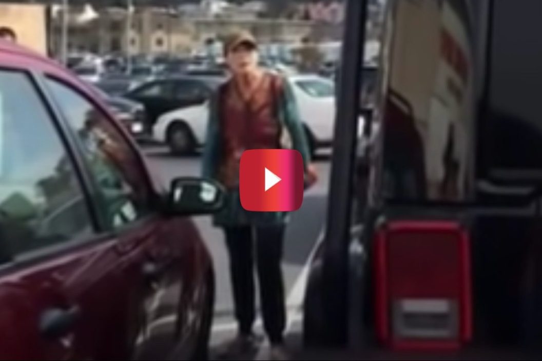 woman freaks out over parking job