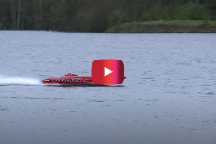 Massive RC Powerboat Hits 80 MPH on the Water