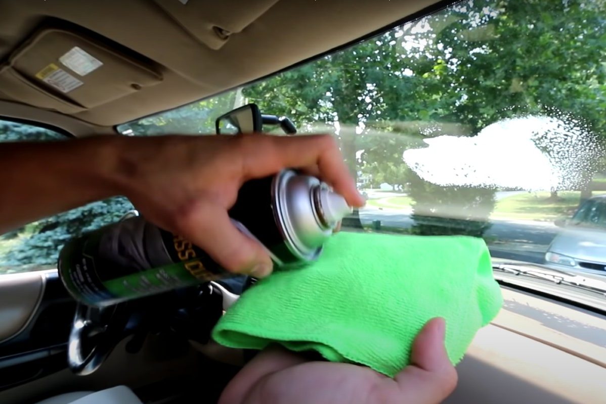 How To Clean Your Windshield You Can Streak-Free Clean the Inside of Your Windshield in 3 Steps, and  This Video Shows You How - alt_driver
