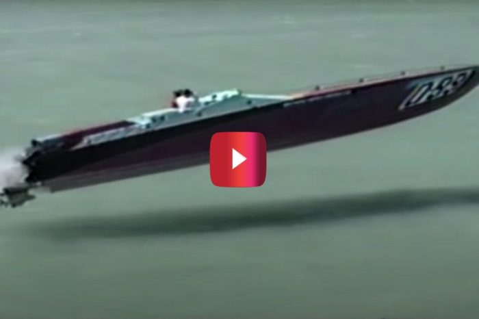 Vintage Footage Shows High-Performance Powerboat Soaring Over the Water