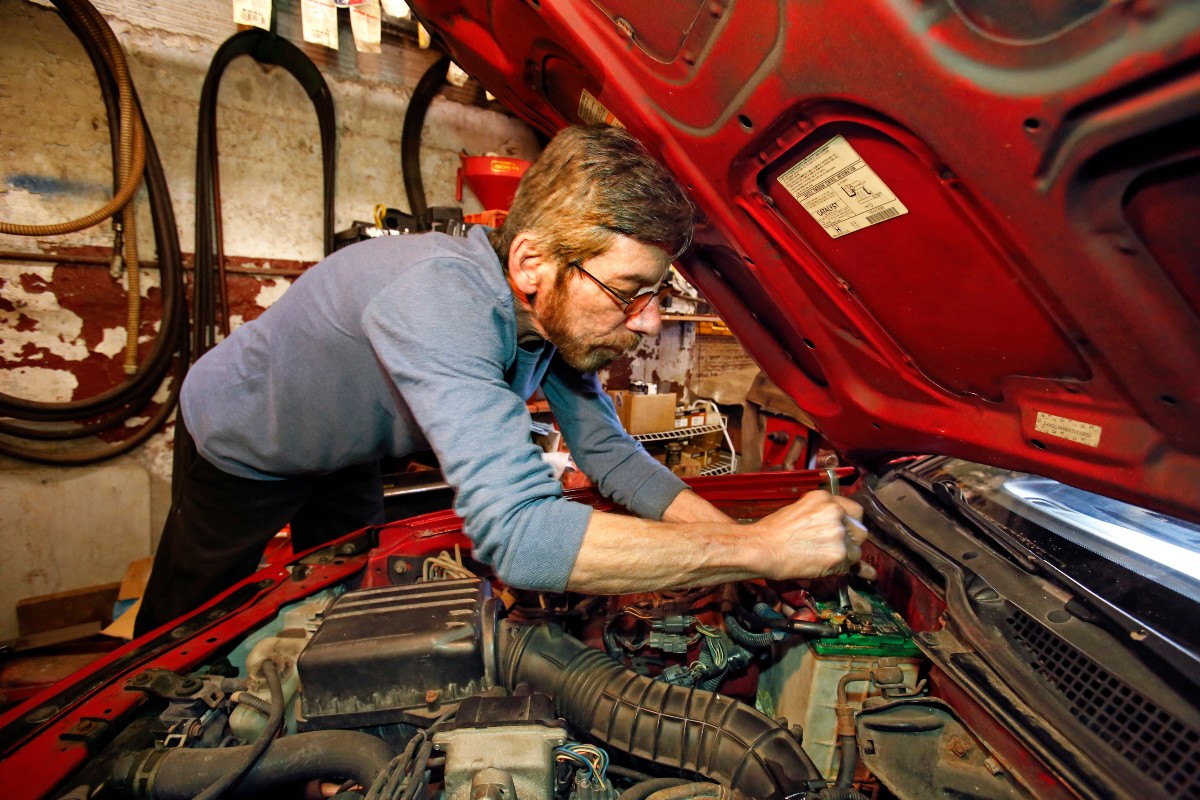 What’s Average Mechanic’s Salary, and How Can You Become a Mechanic