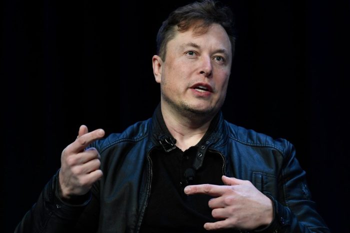 Elon Musk Claims Apple CEO Tim Cook Refused Meeting to Acquire Tesla