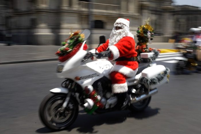 Motorcycle Santa Delivers Christmas Gifts to Missouri Cancer Patient