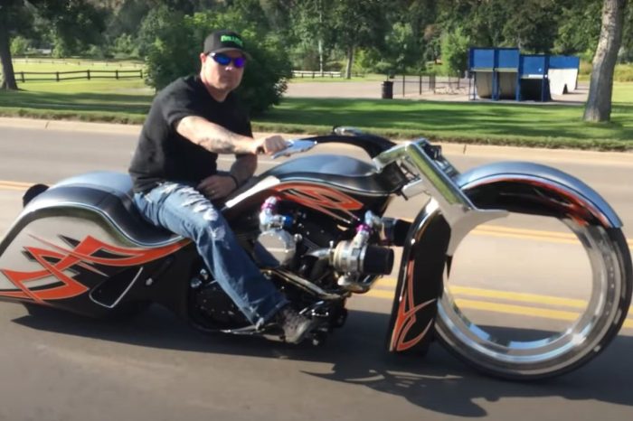 Twin-Turbo Harley With Hubless Front Wheel Is a Custom Masterpiece