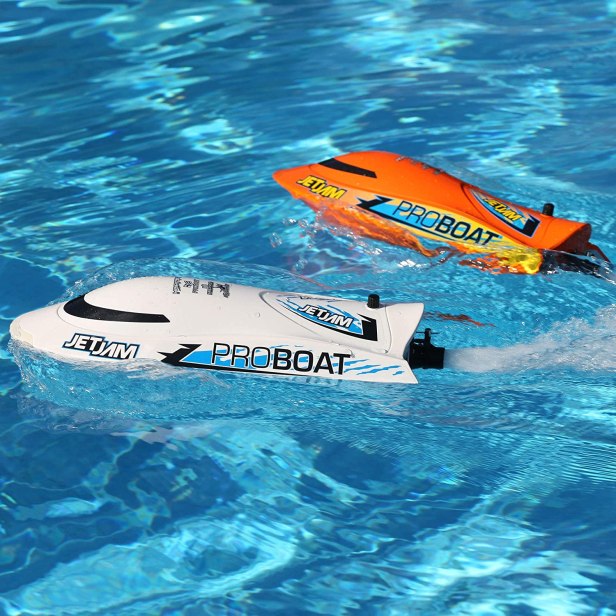 RC Jet Boats Are Lake and Pool-Friendly for Year-Round Fun