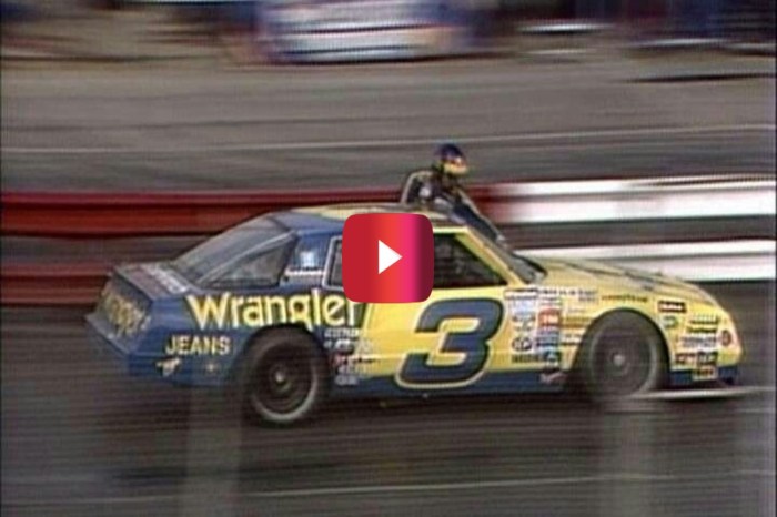 Dale Earnhardt Cleaning His Windshield During This ’86 Race Shows Why He Was a NASCAR Legend