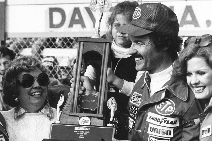 richard petty with trophy after winning 1979 daytona 500