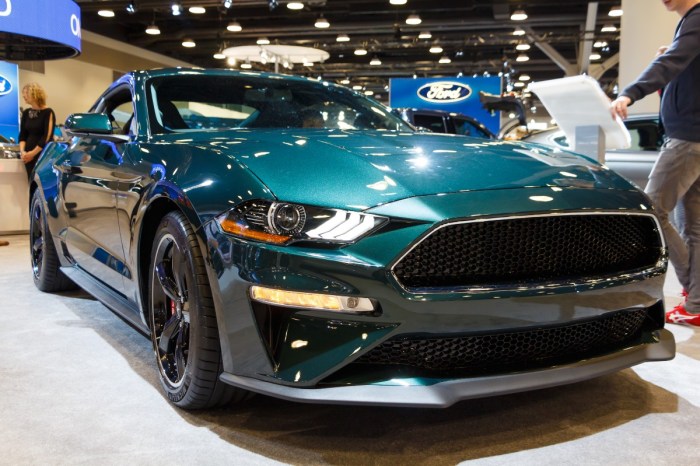 This Bold Car Thief Drove a Ford Mustang Bullitt Right Off the Dealership’s Showroom Floor