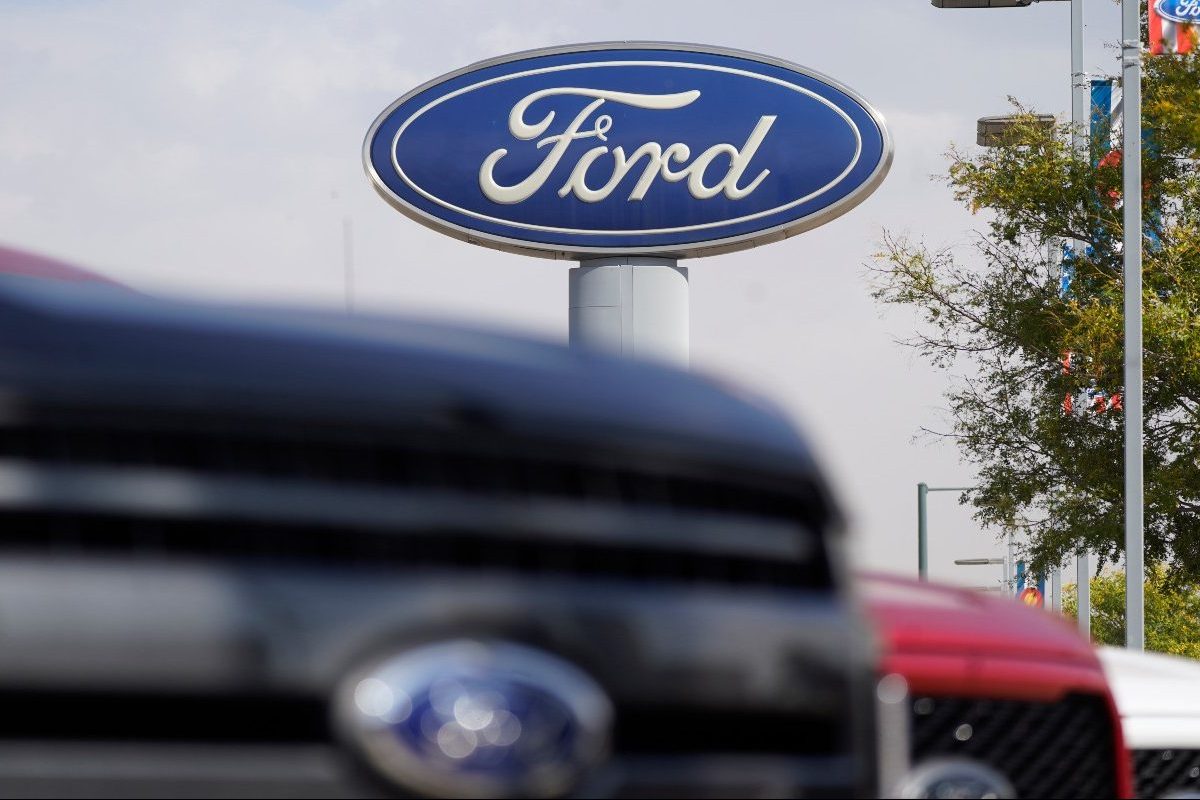 Ford to Build Trucks Without Computers Due to Chip Shortage