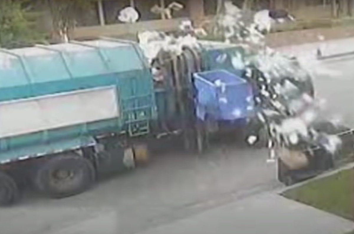 This Garbage Truck Fail Made It on 
