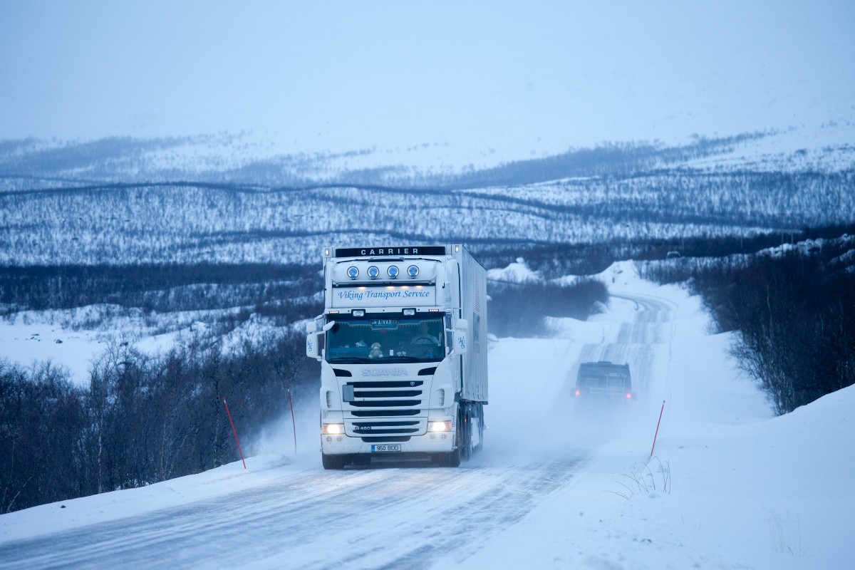 Ice Road Truckers Can Make Big Money Doing Their Dangerous Jobs - alt_driver