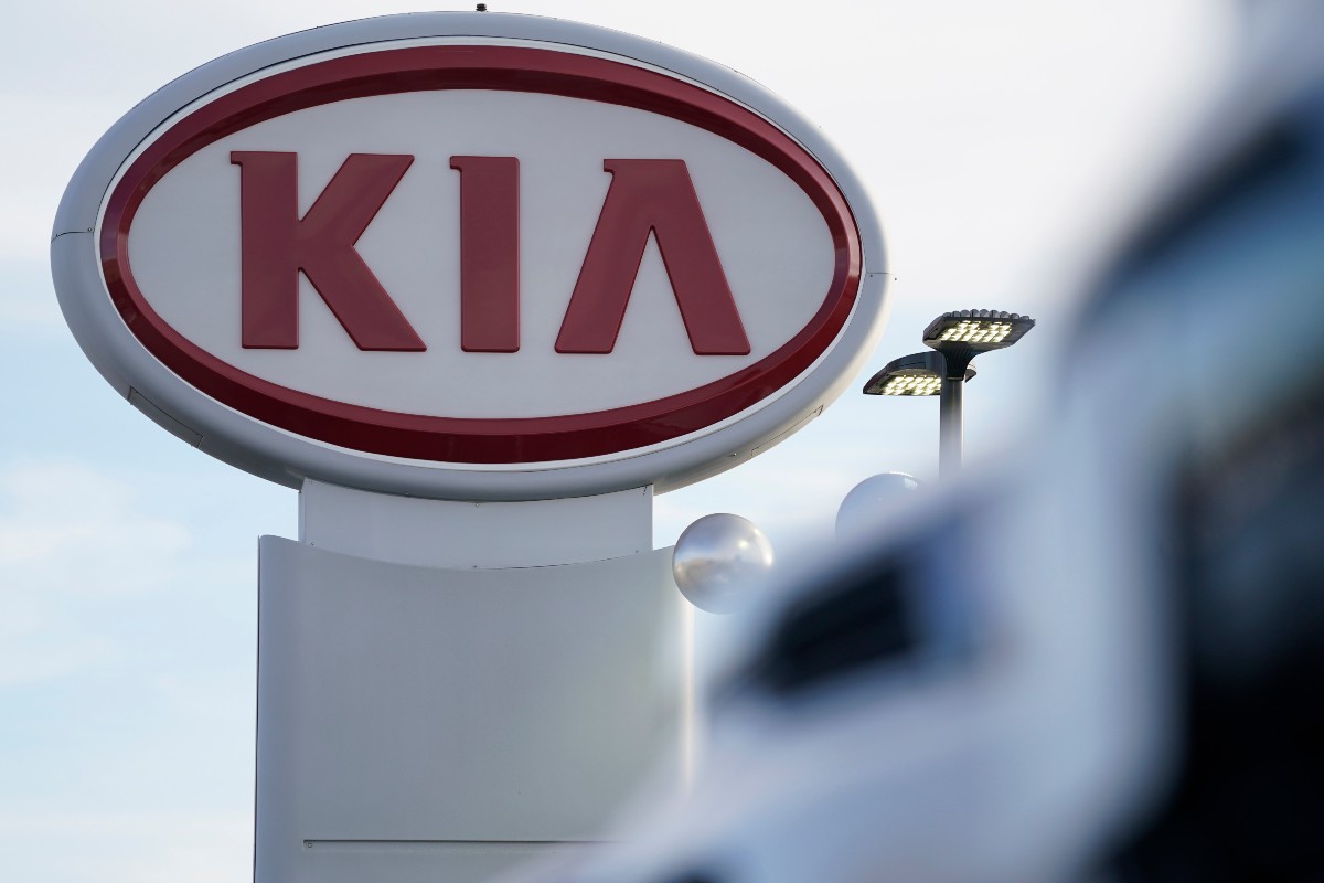 Kia Recalls 380K Vehicles for Fire Risk, Warns Drivers to Park Outside