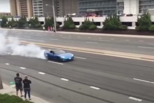 Corvette Does Awesome Burnout Into Traffic