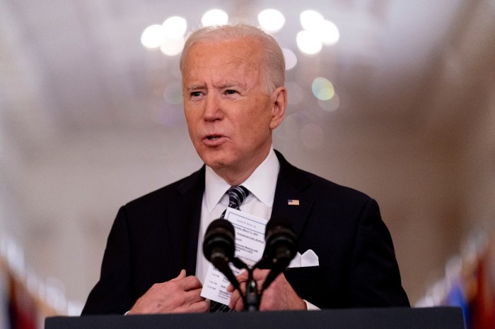 Gas-Powered Vehicles Are Throwing a Wrench in Biden’s Climate Change Plans