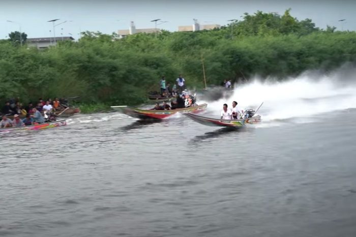 Turbocharged Longtail Boats Go Drag Racing, and It Looks Like a Wild Time