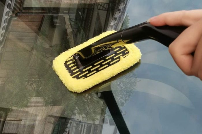 Make Your Own Homemade Auto Glass Cleaner With These Simple Steps