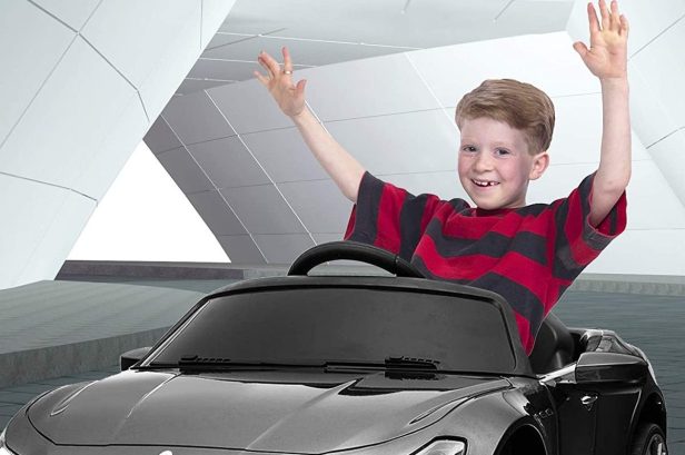 7 Awesome Electric Cars for Kids That You Can Buy on Amazon
