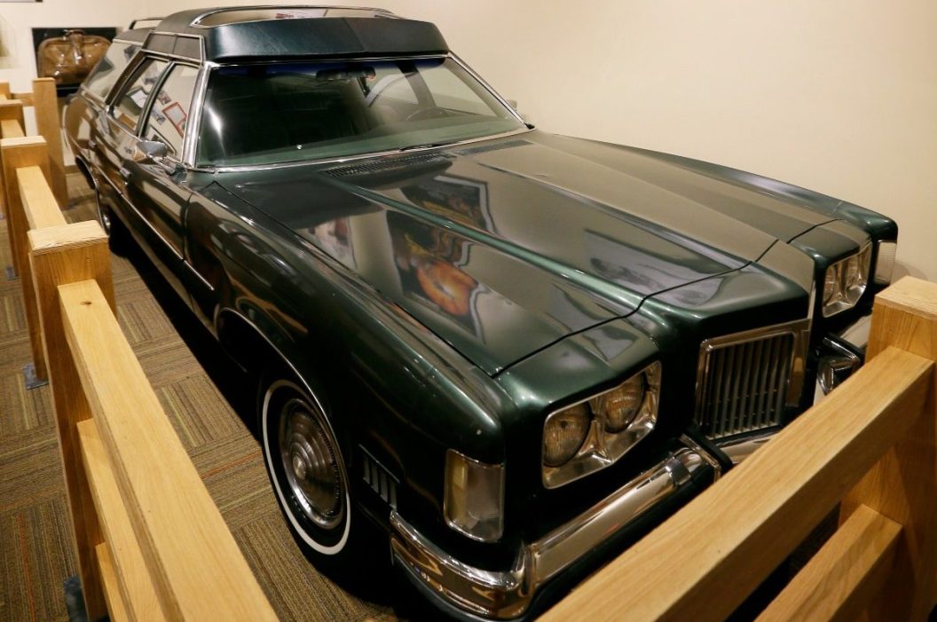 1972 Pontiac Grand Safari station wagon in the John Wayne Museum