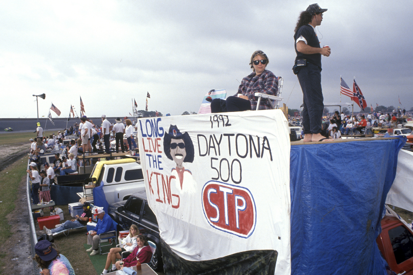 fans at the 1992 daytona 500 with long live the king sign