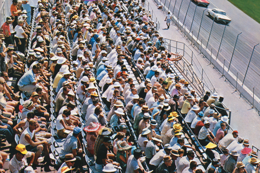 fans watching 1965 daytona 500